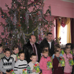 Подарунки маленьким школярам від народного депутата